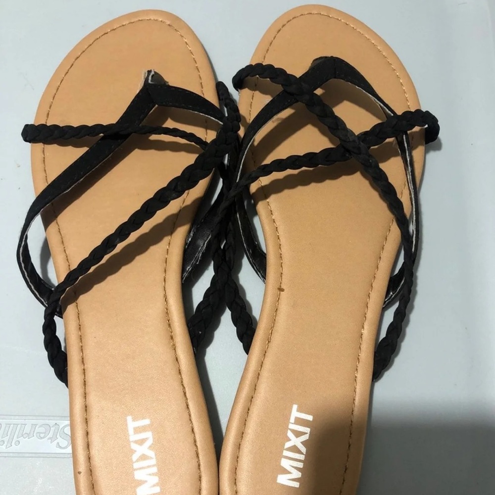 Women’s strap sandals